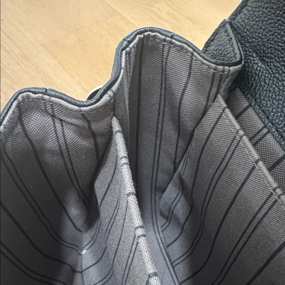 LOUIS VUITTON
Empreinte Braided Pochette Metis Black - Picture 9 of 14